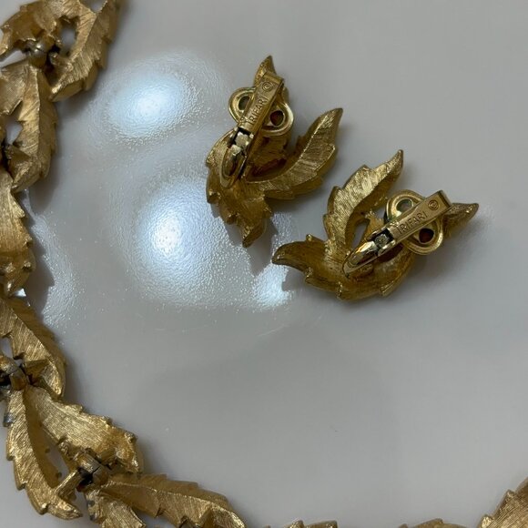 CROWN TRIFARI LEAF DESIGN DEMI-PARURE (NECKLACE, BRACELET, EARRINGS) - Picture 7 of 9